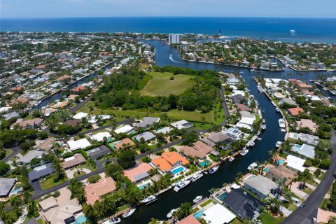 House in Pompano Beach, Florida 4 bedrooms № 2192863 - photo 3