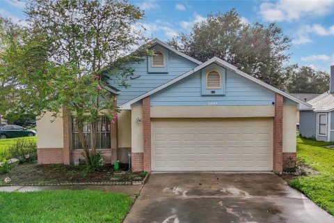 House in Orlando, Florida 3 bedrooms, 121.24 sq.m. № 2364849