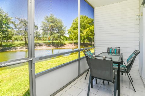 Copropriété à vendre à Lauderhill, Floride: 2 chambres, 80.82 m2 № 1936878 - photo 2