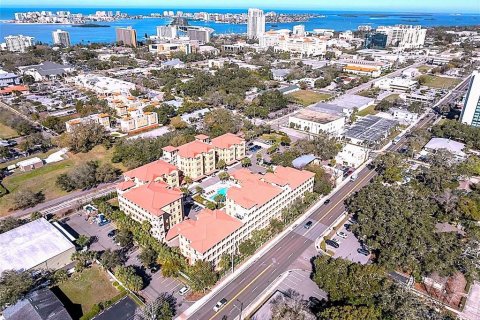 Condo in Clearwater, Florida, 2 bedrooms  № 1876115 - photo 1