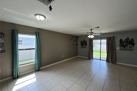 Casa en alquiler en Kissimmee, Florida, 4 dormitorios, 173.63 m2 № 1915767 - foto 7