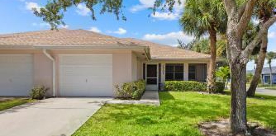 Condo in St. Lucie, Florida, 2 bedrooms № 2087633