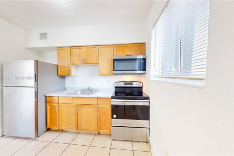 Propiedad comercial en venta en Miami, Florida, 275.73 m2 № 1799695 - foto 6