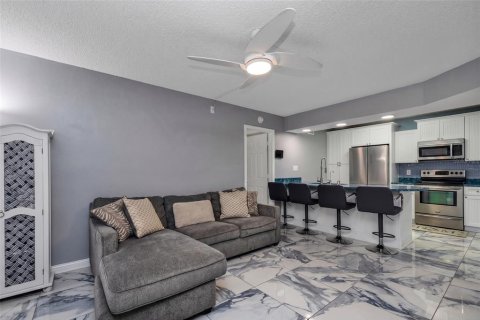Copropriété à vendre à Port Charlotte, Floride: 3 chambres, 93.92 m2 № 2239034 - photo 6