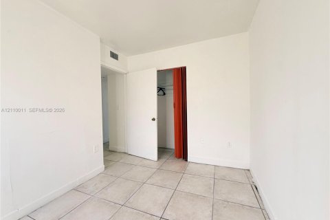 Apartamento en alquiler en Homestead, Florida, 2 dormitorios, 369.75 m2 № 2432509 - foto 12