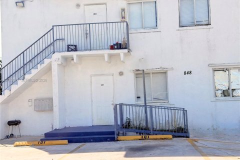 Apartamento en alquiler en Homestead, Florida, 2 dormitorios, 369.75 m2 № 2432509 - foto 2