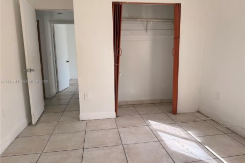Apartamento en alquiler en Homestead, Florida, 2 dormitorios, 369.75 m2 № 2432509 - foto 13