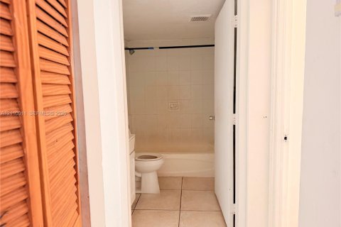 Apartamento en alquiler en Homestead, Florida, 2 dormitorios, 369.75 m2 № 2432509 - foto 6