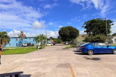 Apartamento en alquiler en Homestead, Florida, 2 dormitorios, 369.75 m2 № 2432509 - foto 4