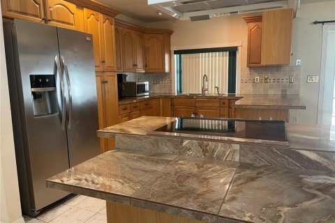 Casa en venta en Weeki Wachee, Florida, 3 dormitorios, 180.6 m2 № 1689858 - foto 14