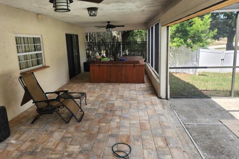Casa en venta en Weeki Wachee, Florida, 3 dormitorios, 180.6 m2 № 1689858 - foto 7