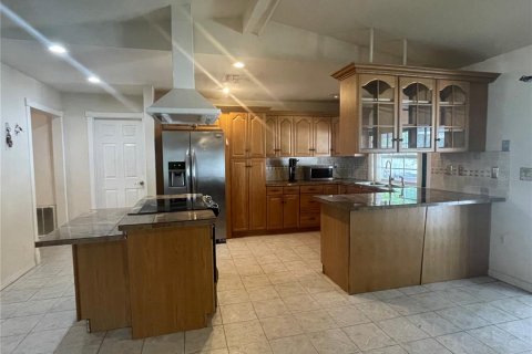 Casa en venta en Weeki Wachee, Florida, 3 dormitorios, 180.6 m2 № 1689858 - foto 11