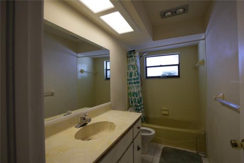 Casa en venta en Weeki Wachee, Florida, 3 dormitorios, 180.6 m2 № 1689858 - foto 29