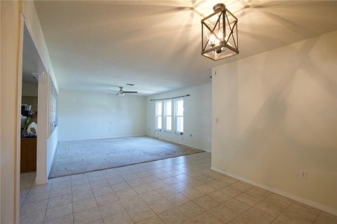 Casa en venta en Weeki Wachee, Florida, 3 dormitorios, 180.6 m2 № 1689858 - foto 15