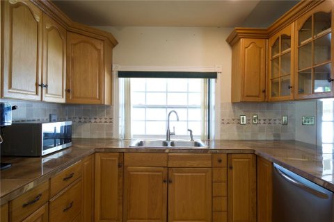 Casa en venta en Weeki Wachee, Florida, 3 dormitorios, 180.6 m2 № 1689858 - foto 3