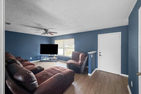 Casa en venta en Seffner, Florida, 3 dormitorios, 129.32 m2 № 1767142 - foto 6