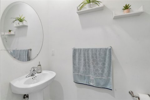 Touwnhouse à vendre à Homestead, Floride: 4 chambres, 169.08 m2 № 1710860 - photo 17