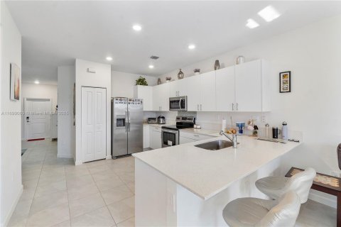 Touwnhouse à vendre à Homestead, Floride: 4 chambres, 169.08 m2 № 1710860 - photo 12