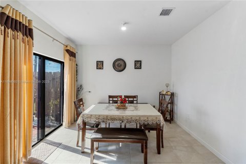Touwnhouse à vendre à Homestead, Floride: 4 chambres, 169.08 m2 № 1710860 - photo 16