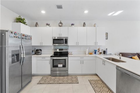 Touwnhouse à vendre à Homestead, Floride: 4 chambres, 169.08 m2 № 1710860 - photo 11