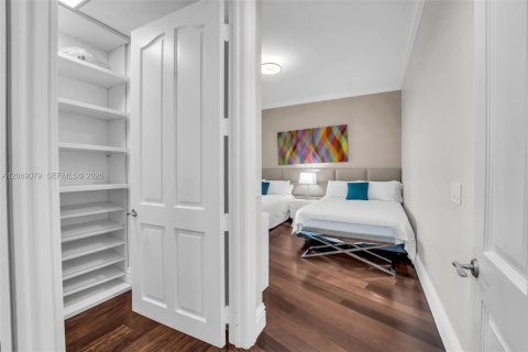 Condominio en venta en Bal Harbour, Florida, 2 dormitorios, 177.72 m2 № 2303881 - foto 25