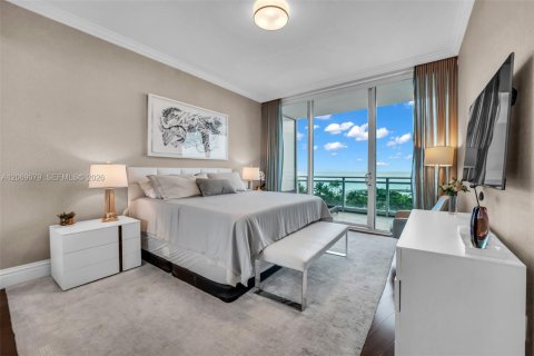 Condominio en venta en Bal Harbour, Florida, 2 dormitorios, 177.72 m2 № 2303881 - foto 15