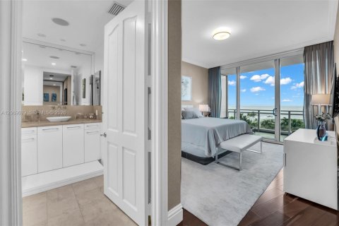 Condominio en venta en Bal Harbour, Florida, 2 dormitorios, 177.72 m2 № 2303881 - foto 17