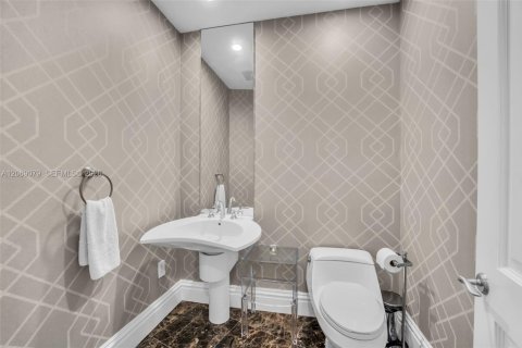 Condominio en venta en Bal Harbour, Florida, 2 dormitorios, 177.72 m2 № 2303881 - foto 23