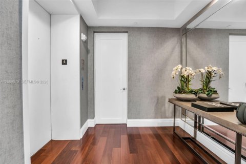 Condominio en venta en Bal Harbour, Florida, 2 dormitorios, 177.72 m2 № 2303881 - foto 29