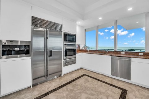 Condominio en venta en Bal Harbour, Florida, 2 dormitorios, 177.72 m2 № 2303881 - foto 12