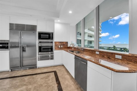 Condominio en venta en Bal Harbour, Florida, 2 dormitorios, 177.72 m2 № 2303881 - foto 10