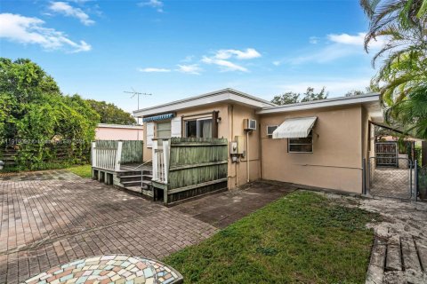 Villa ou maison à vendre à Miami Springs, Floride: 3 chambres, 143.72 m2 № 2013411 - photo 8