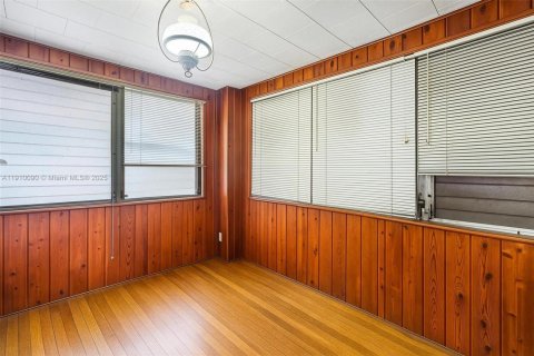 Villa ou maison à vendre à Miami Springs, Floride: 3 chambres, 143.72 m2 № 2013411 - photo 21