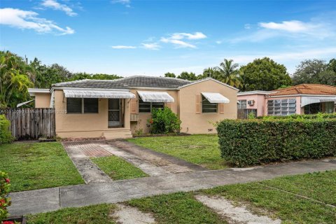 Villa ou maison à vendre à Miami Springs, Floride: 3 chambres, 143.72 m2 № 2013411 - photo 2