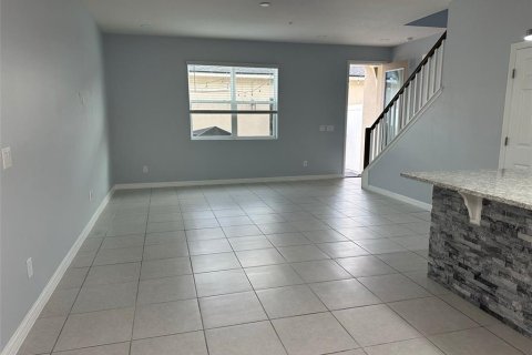Adosado en alquiler en Orlando, Florida, 3 dormitorios, 155.7 m2 № 1885771 - foto 3