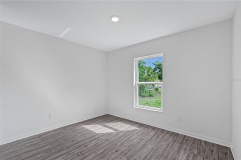 House in Port Charlotte, Florida 3 bedrooms, 156.08 sq.m. № 1107143 - photo 9
