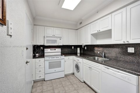 Купить кондоминиум в Холливуд, Флорида 1 спальня, 77.57м2, № 2186173 - фото 10
