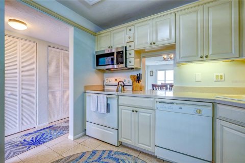 Condo in Longboat Key, Florida, 2 bedrooms  № 1669918 - photo 5