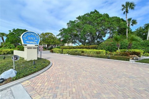 Condo in Longboat Key, Florida, 2 bedrooms  № 1669918 - photo 26