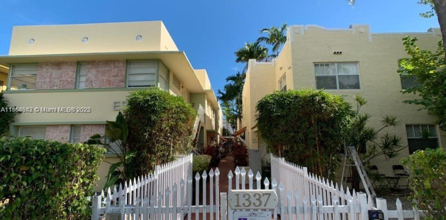 Кондоминиум с 1 спальней в Майами-Бич, Флорида № 1978302