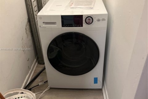 Condominio en venta en Miami Beach, Florida, 1 dormitorio, 44.59 m2 № 1978302 - foto 11