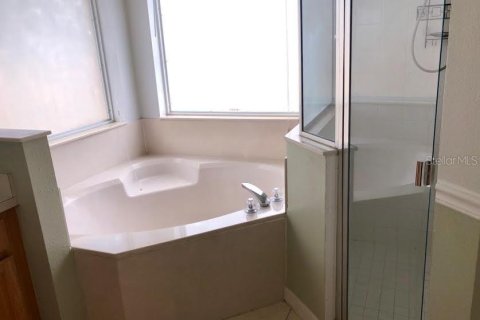 Villa ou maison à louer à Oviedo, Floride: 4 chambres, 190.64 m2 № 2419930 - photo 12