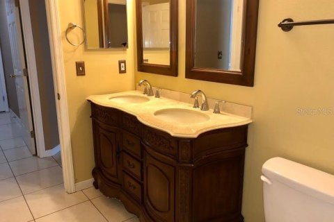 Villa ou maison à louer à Oviedo, Floride: 4 chambres, 190.64 m2 № 2419930 - photo 14