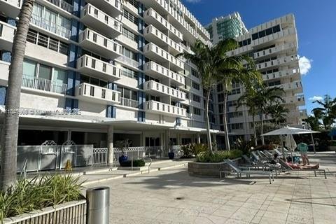 Copropriété à vendre à Miami Beach, Floride: 1 chambre, 78.97 m2 № 1842827 - photo 2