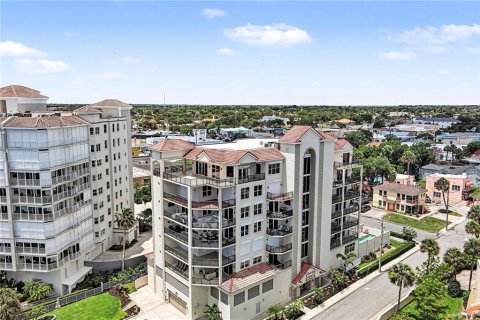 Condominio en venta en Cocoa, Florida, 4 dormitorios, 413.79 m2 № 2148222 - foto 3