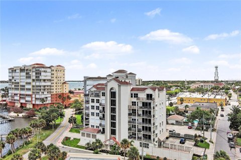 Condominio en Cocoa, Florida, 4 dormitorios  № 2148222