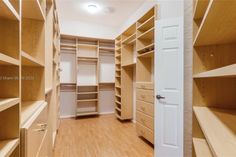 Villa ou maison à louer à Coral Springs, Floride: 4 chambres, 243.03 m2 № 1931386 - photo 23