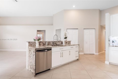 Villa ou maison à louer à Coral Springs, Floride: 4 chambres, 243.03 m2 № 1931386 - photo 10