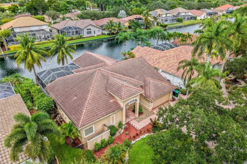 Villa ou maison à louer à Coral Springs, Floride: 4 chambres, 243.03 m2 № 1931386 - photo 1