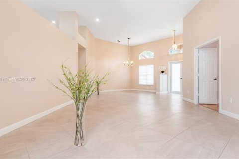 Villa ou maison à louer à Coral Springs, Floride: 4 chambres, 243.03 m2 № 1931386 - photo 8
